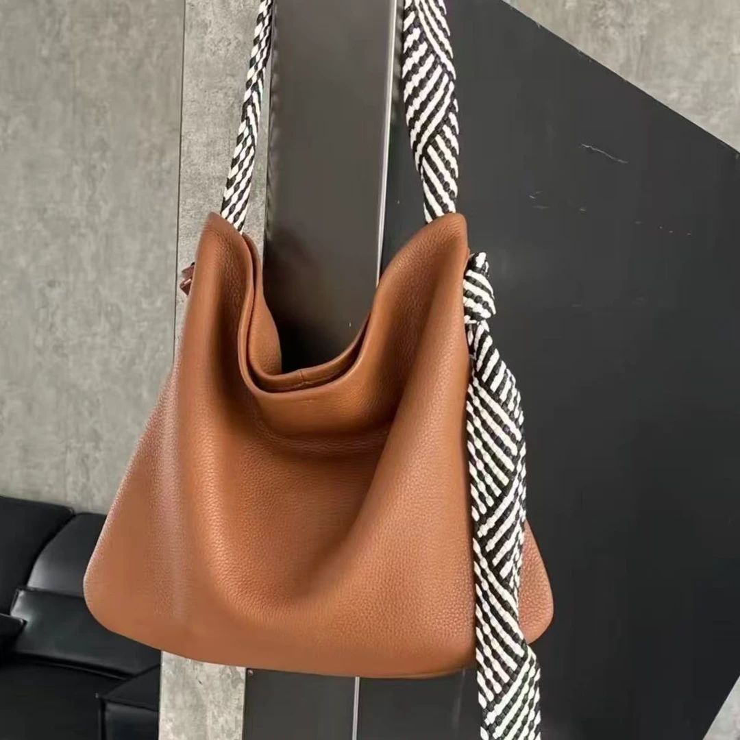 【工厂直销】42017轻奢百搭时尚手提斜挎包B