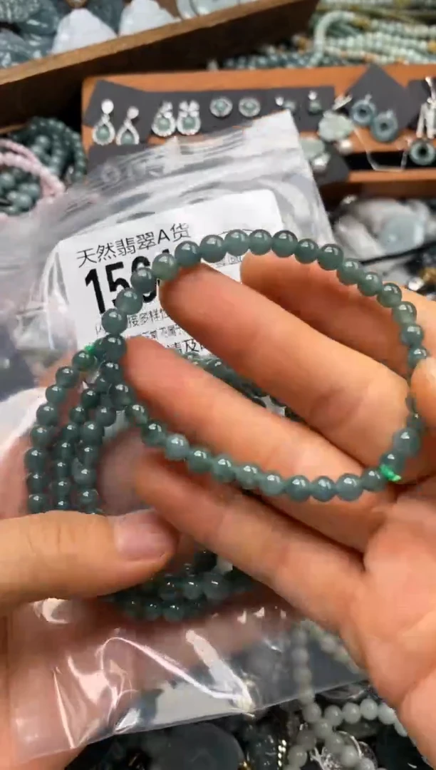 翡翠未镶嵌颈饰多样性发其一1564
