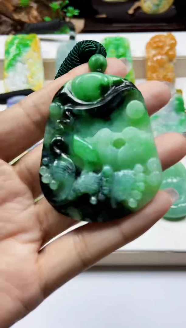 颈饰未镶嵌翡翠翡翠A货