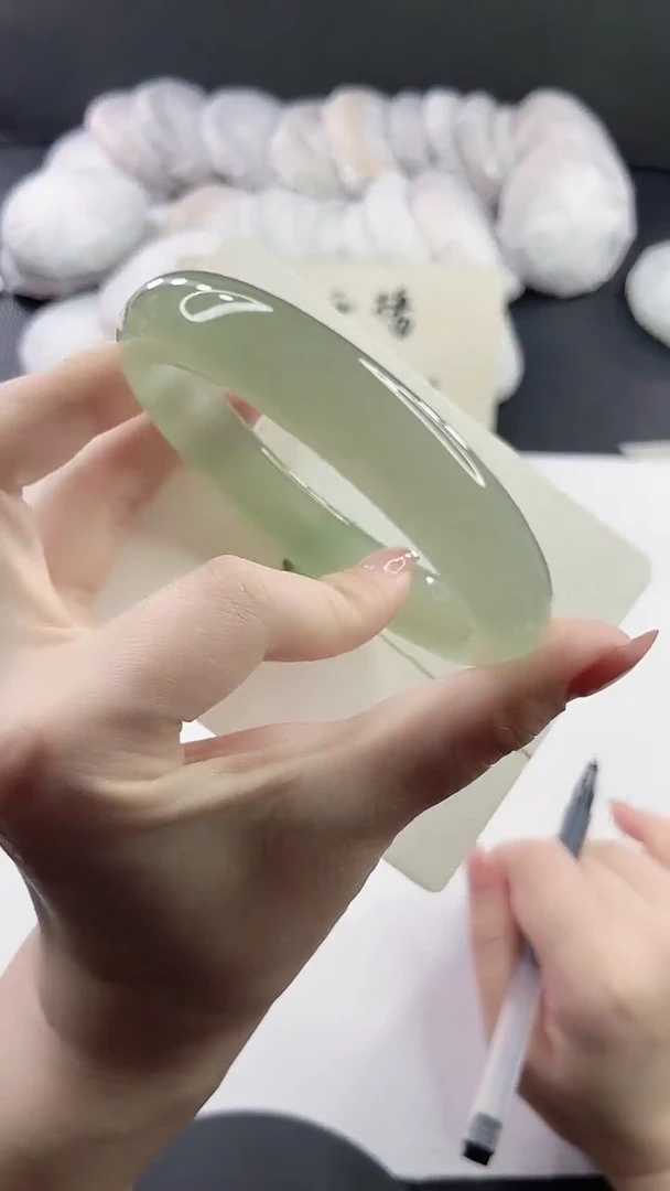 未镶嵌手镯石英质玉L135-64