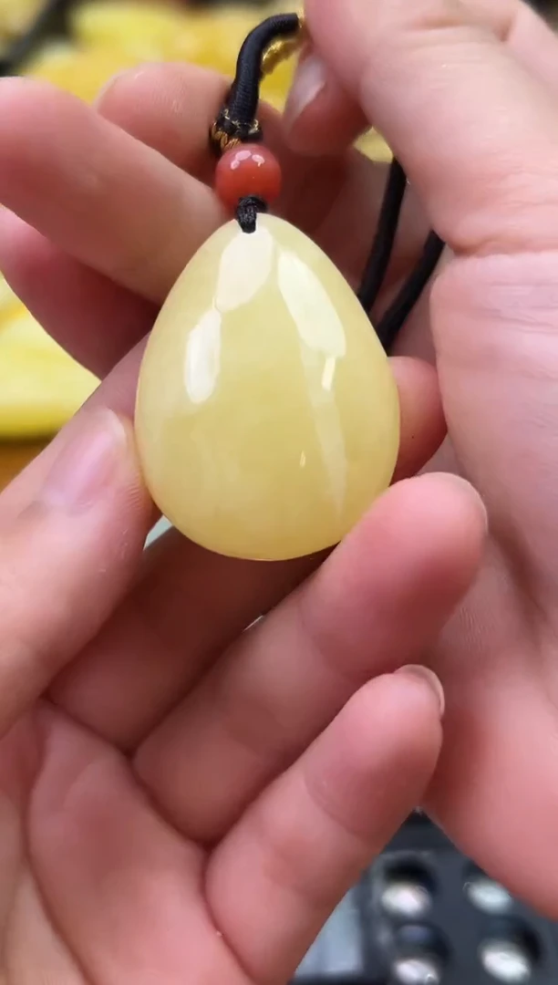 未镶嵌琥珀裸石蜜蜡吊坠