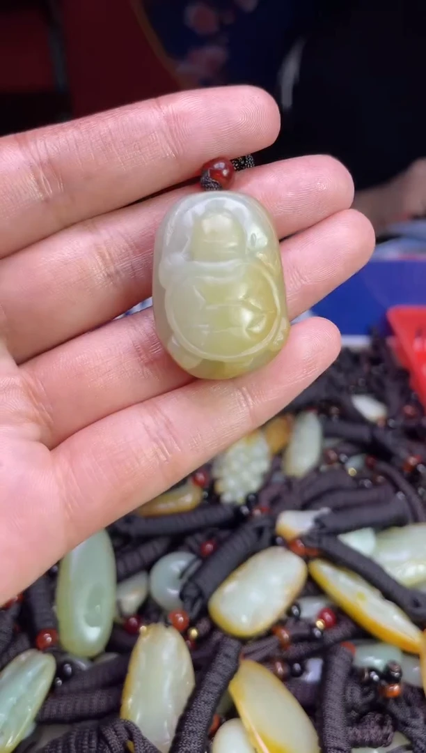 未镶嵌和田玉挂件1