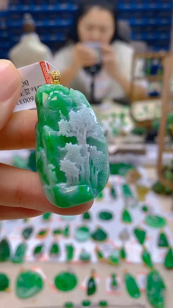 颈饰18K金镶嵌翡翠新号开播 全场乱卖