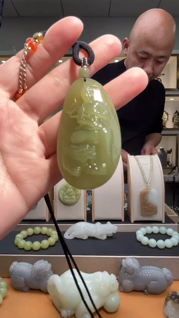 颈饰未镶嵌和田玉苏