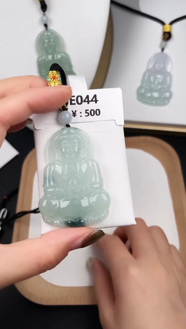 颈饰未镶嵌翡翠YE044飘花观音
