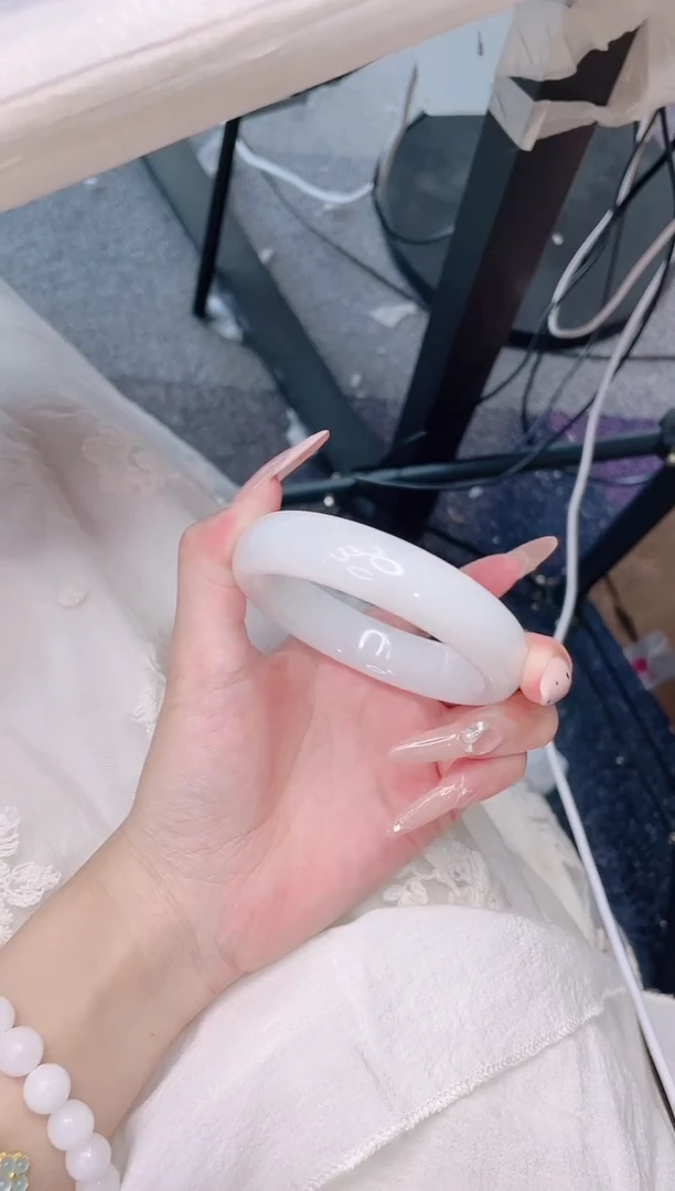 和田玉手镯未镶嵌28G17-60