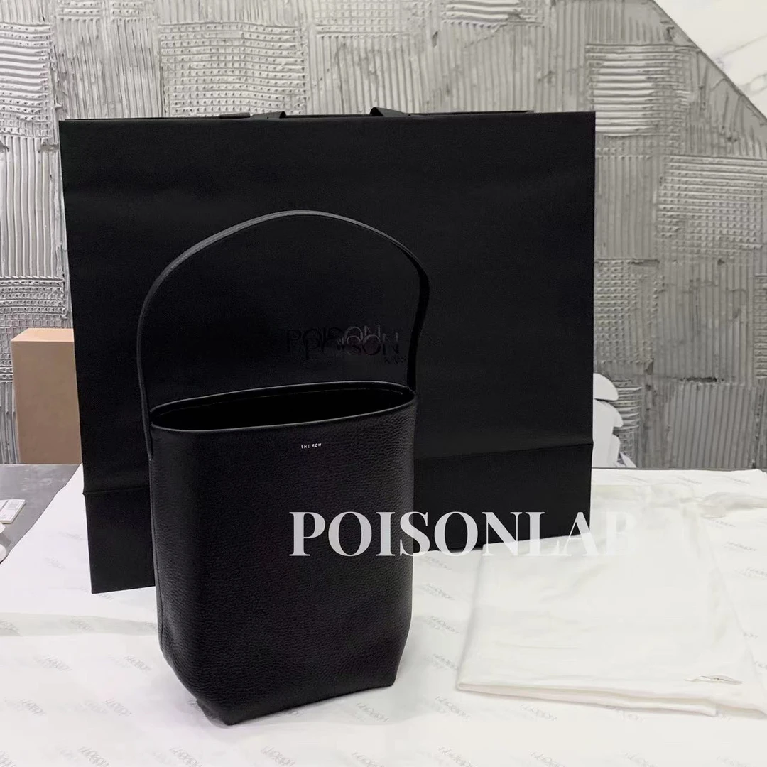 全新未使用  THE ROW 黑荔枝皮中号水桶托特包/PoisonLab