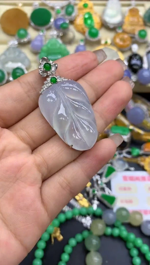 颈饰18K金镶嵌翡翠324-中国好珍宝