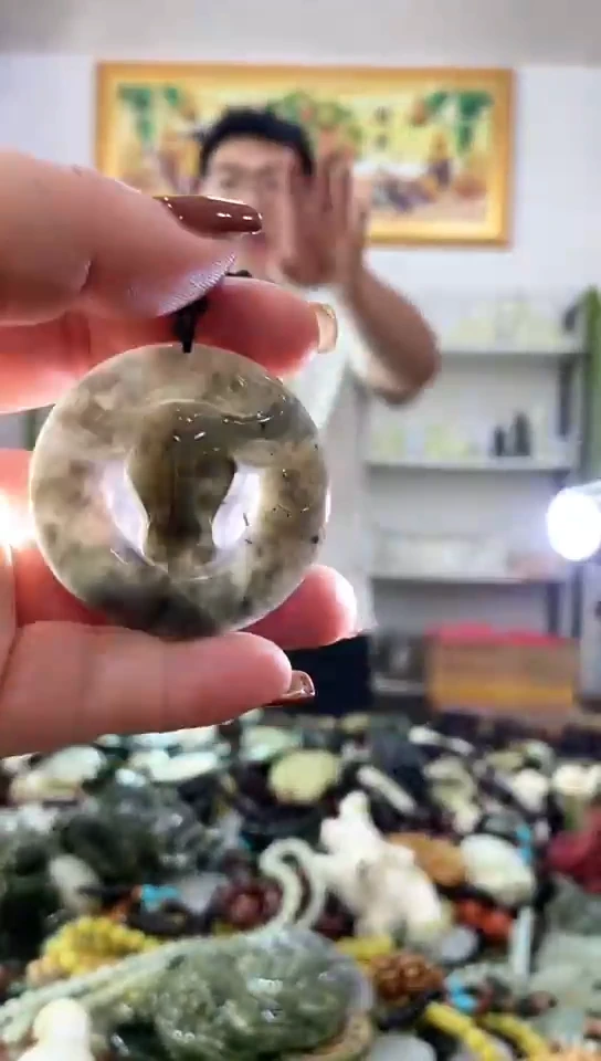 未镶嵌岫玉吊坠