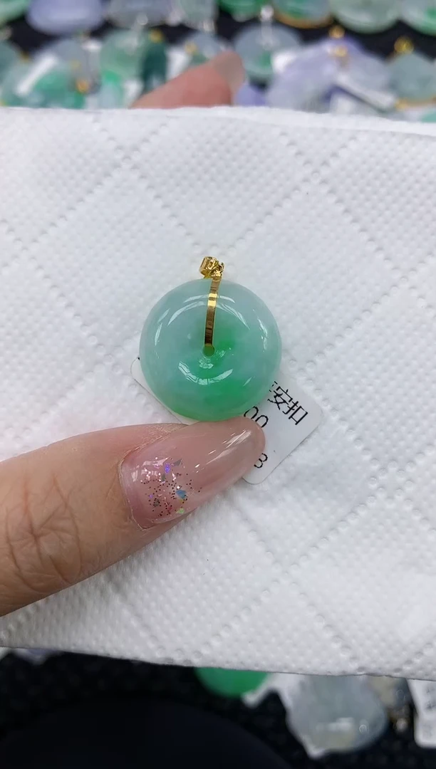 颈饰18K金镶嵌翡翠1111111111