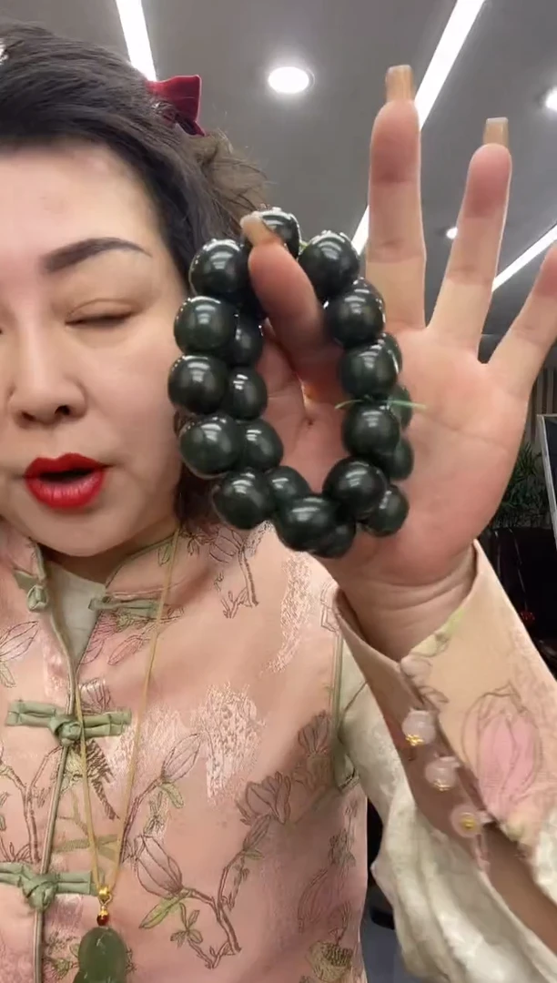 未镶嵌手链透闪石质玉18手串