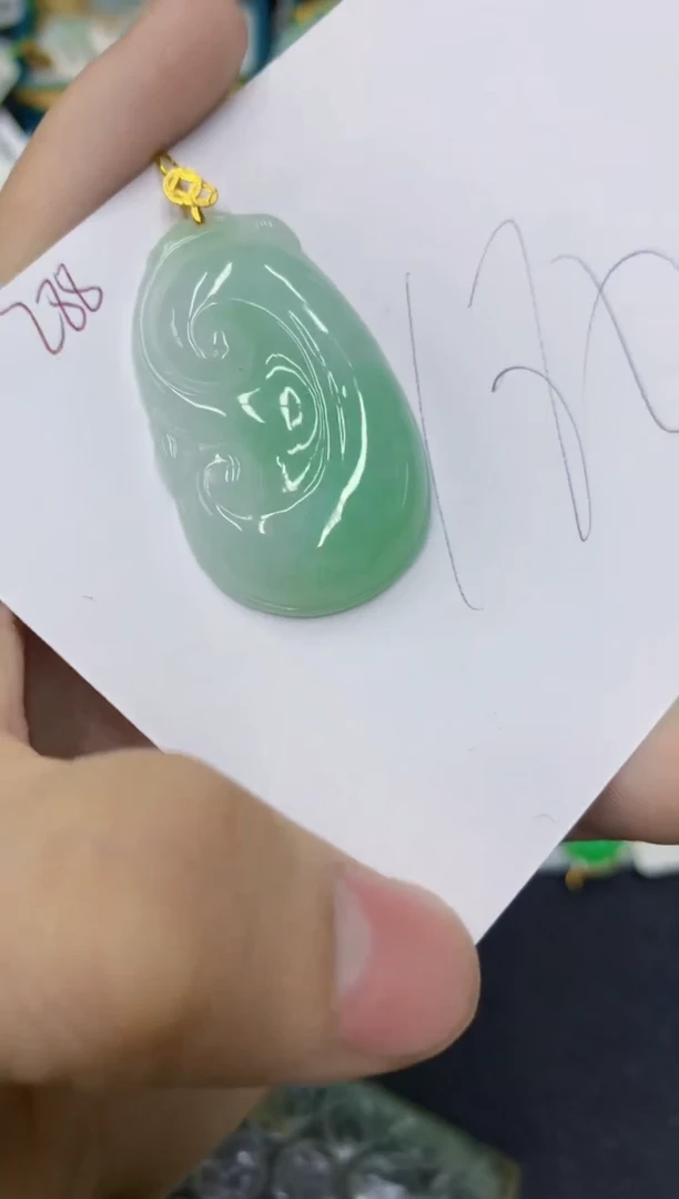 颈饰18K金镶嵌翡翠111111111111