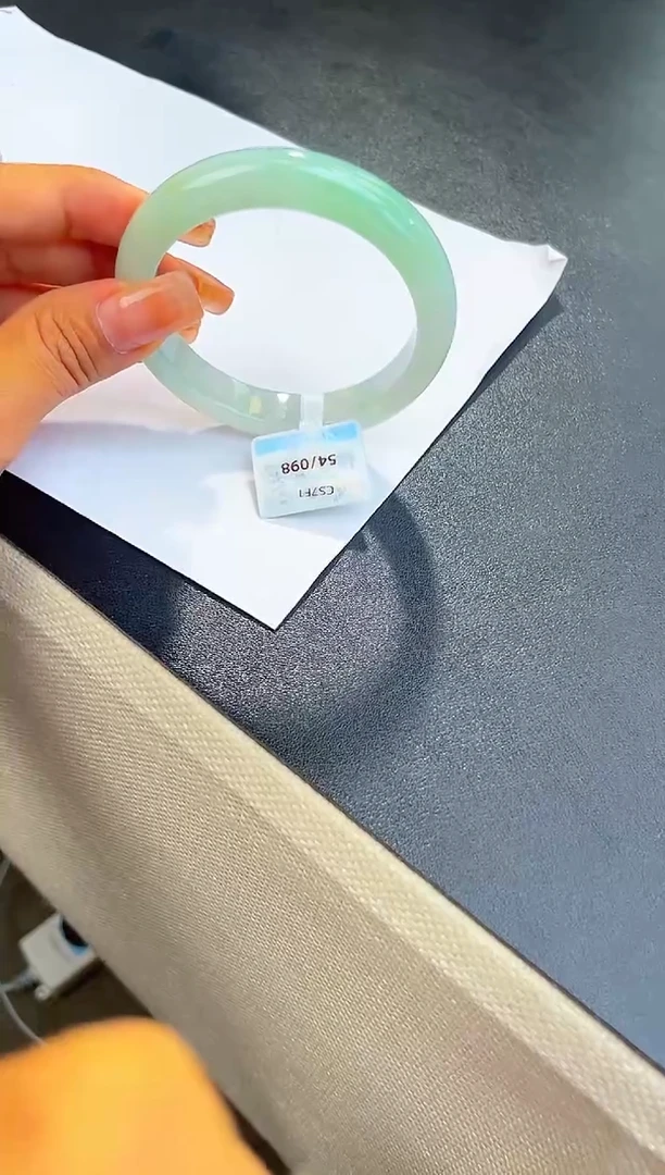 未镶嵌手镯翡翠退货标签需完好-098