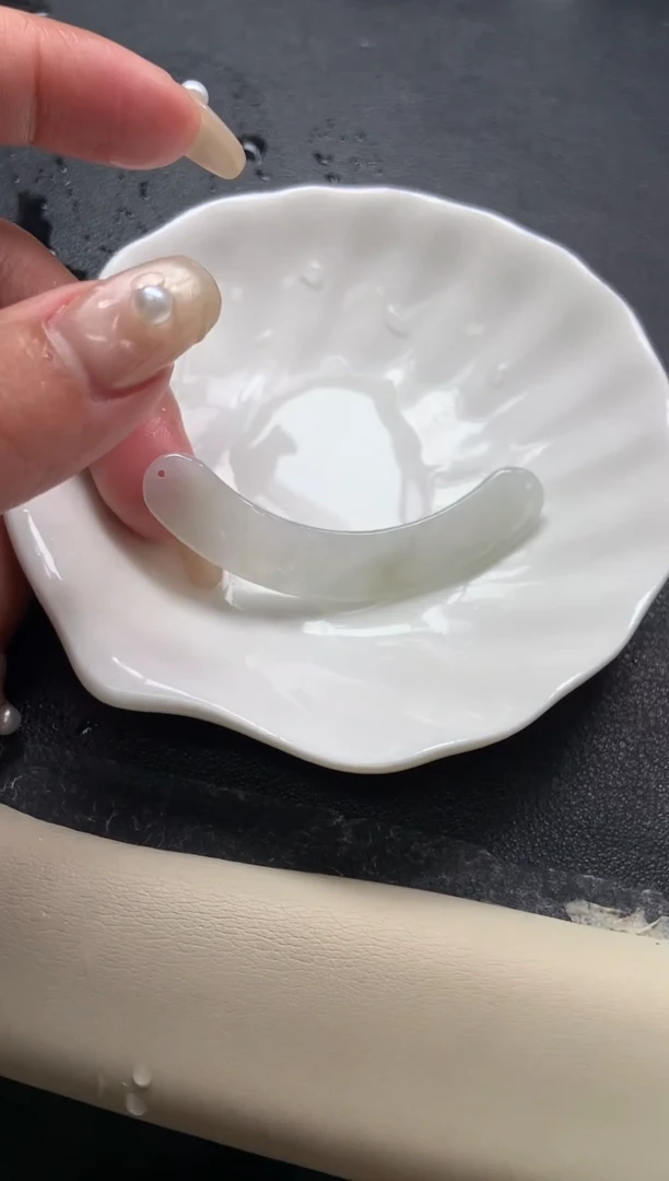 【闪购商品】翡翠挂件未镶嵌玉璜-编绳