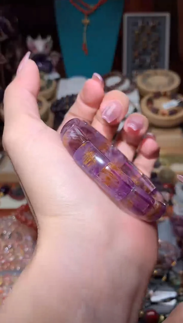 未镶嵌颈饰水晶极光紫钛镯牌