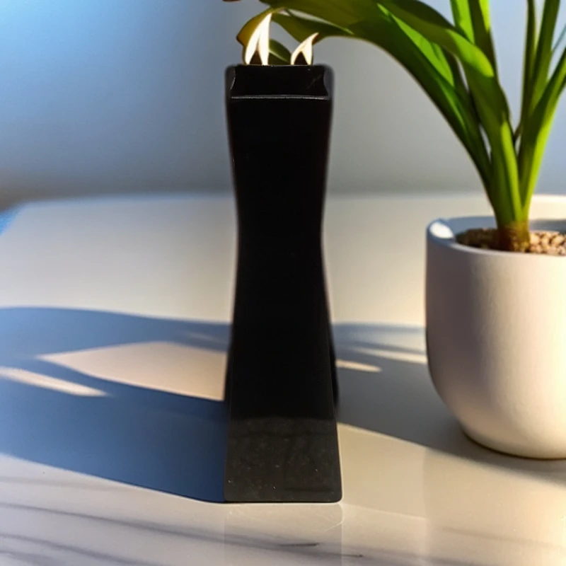 黑色几何玻璃花瓶（高22.5口4最大径6.5）