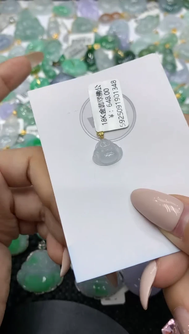 颈饰18K金镶嵌翡翠111111111111