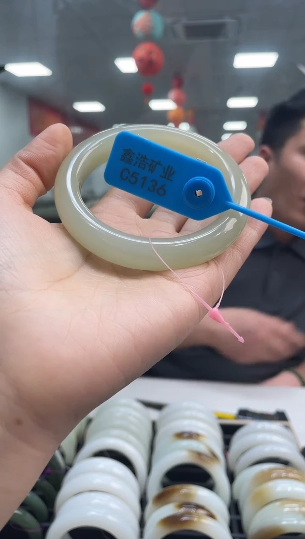 和田玉手镯未镶嵌手镯 C5136 圈口61-62