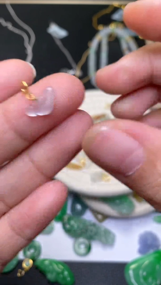 颈饰18K金镶嵌翡翠净货1171
