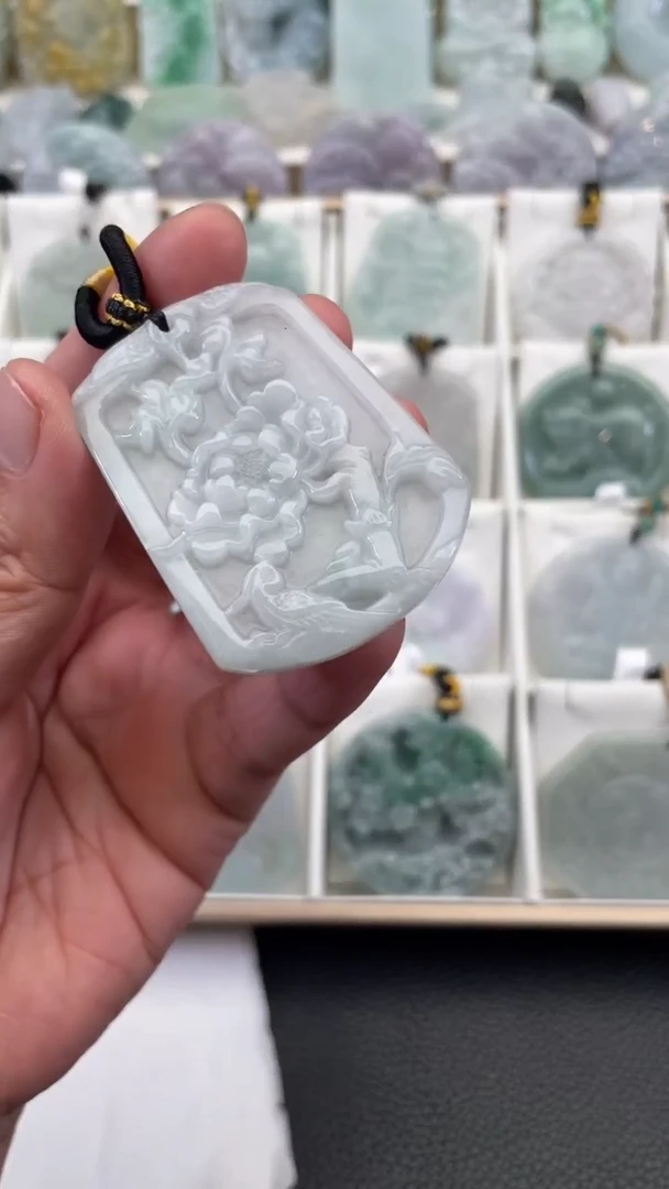 颈饰未镶嵌翡翠天然缅甸翡翠A货108