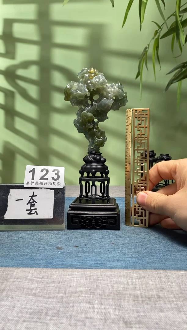 【闪购商品】树脂制品底座 石头是辽宁丹东晶123号