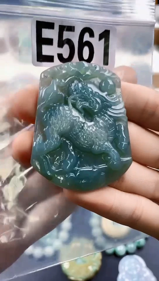 颈饰未镶嵌翡翠天然翡翠吊坠挂件