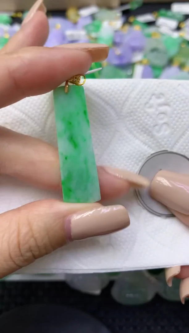 颈饰未镶嵌翡翠天然缅甸翡翠A货