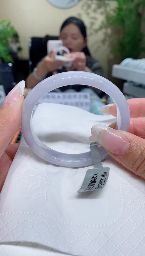 未镶嵌手镯（贵妃镯）翡翠圈口51-52