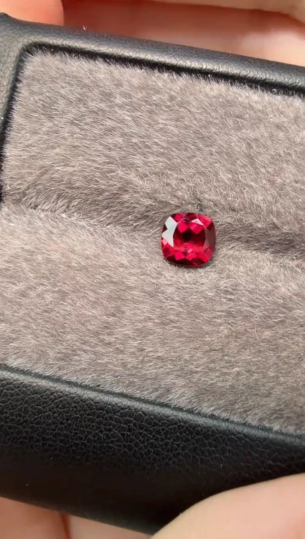 未镶嵌裸石石榴石1ct-A496-1p