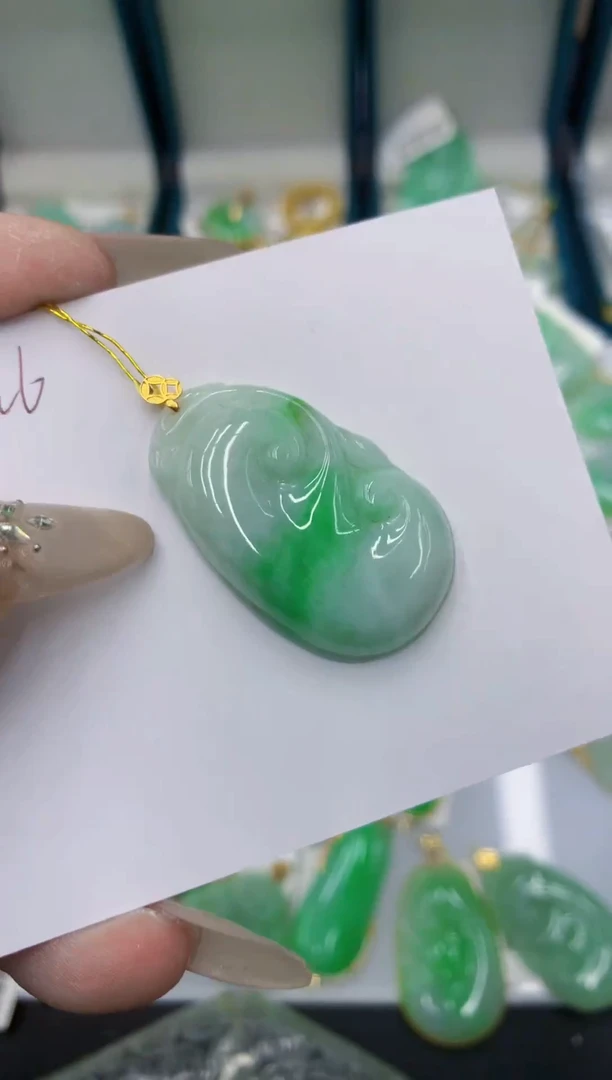 颈饰18K金镶嵌翡翠11111