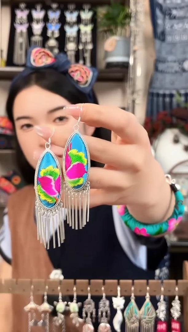 织绣民族风非遗老绣饰品104