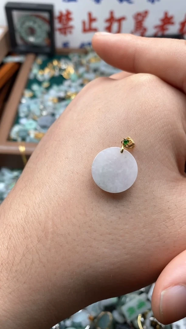 【闪购商品】翡翠颈饰未镶嵌哥哥