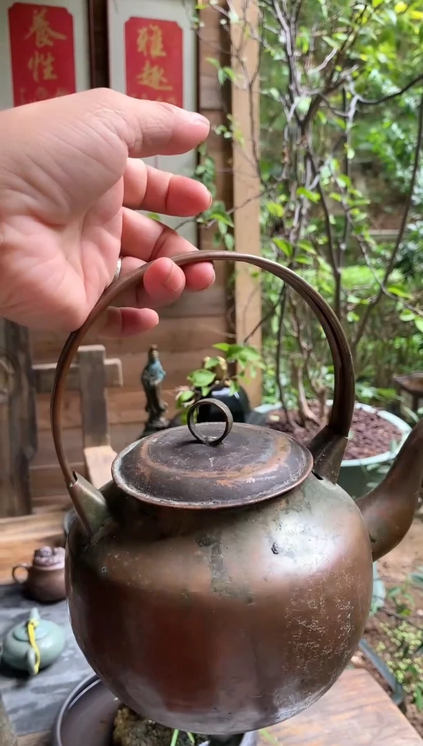 精品小院直发铜壶