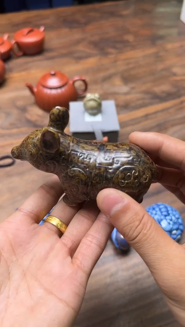 M*Z周靖波 食梦貘