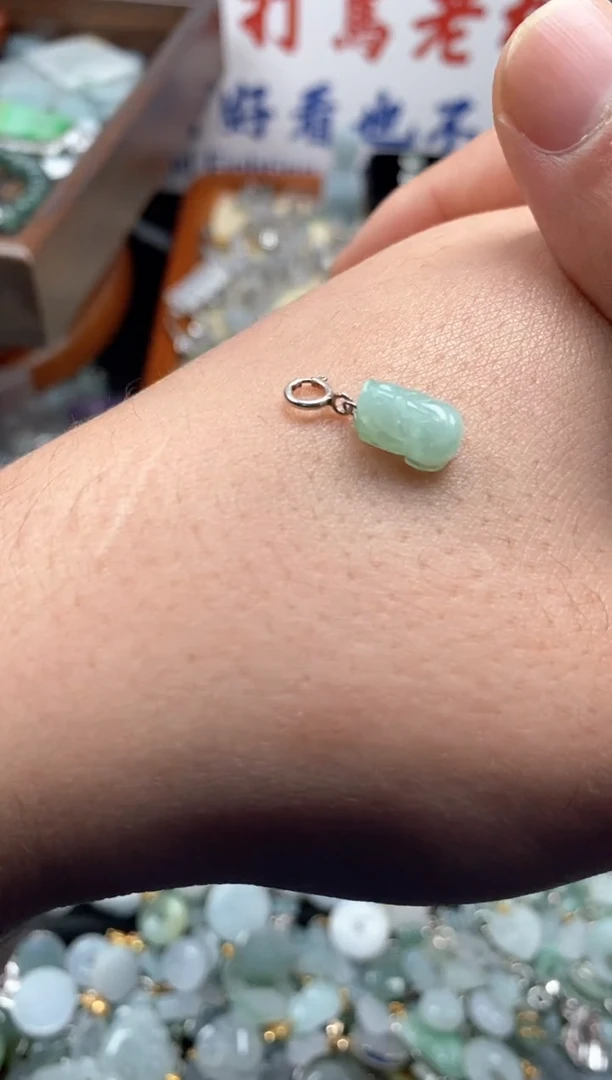 【闪购商品】翡翠颈饰未镶嵌哥哥