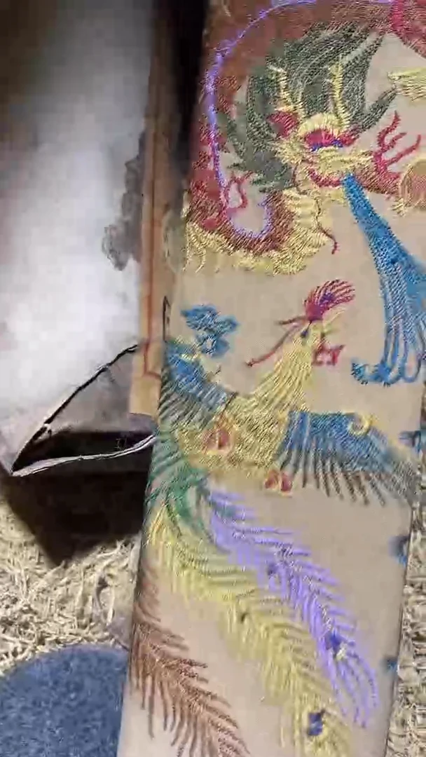 木白色龙凤次修小盒子