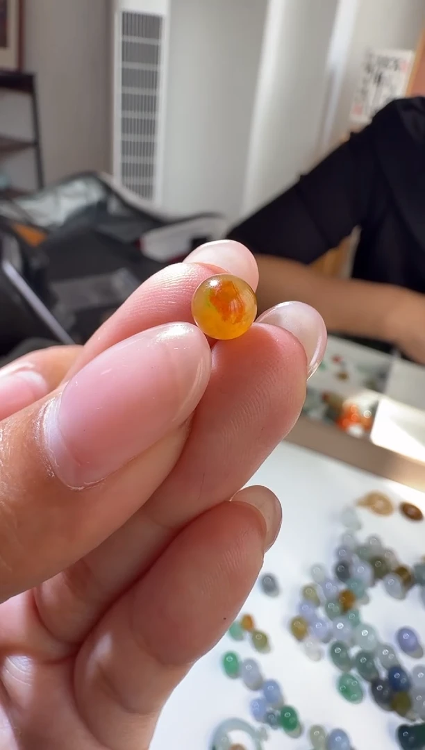 未镶嵌定制翡翠黄珠珠