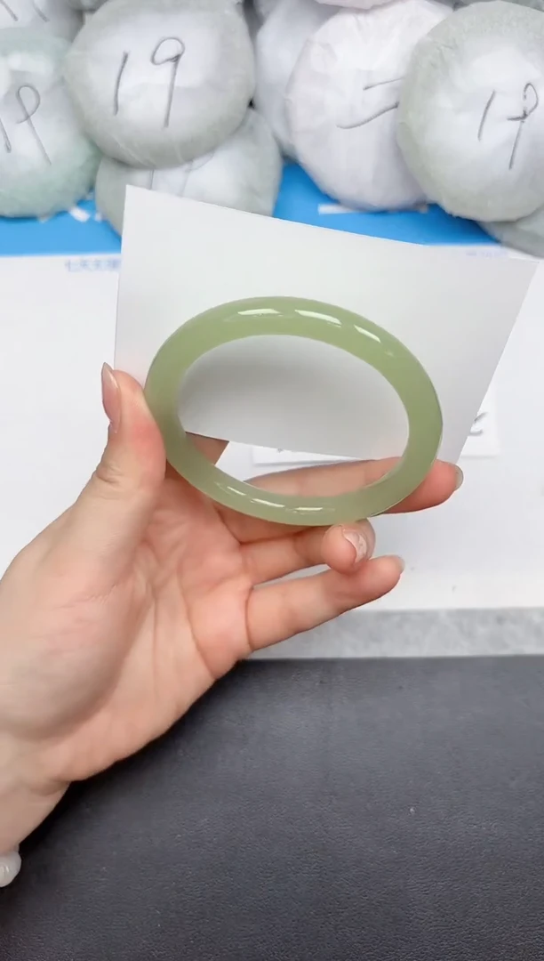 未镶嵌手镯石英质玉A257/55.6