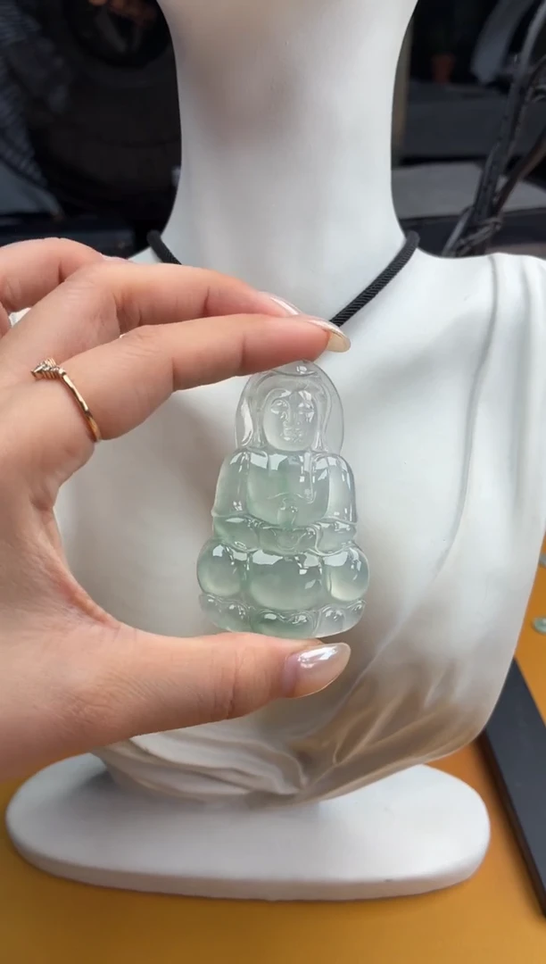 吊坠(不含链)未镶嵌翡翠22 观音 63.2 38.6 5.9