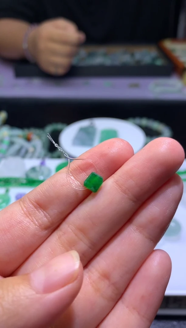 未镶嵌定制翡翠毛货