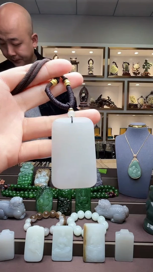 【闪购商品】和田玉颈饰未镶嵌苏