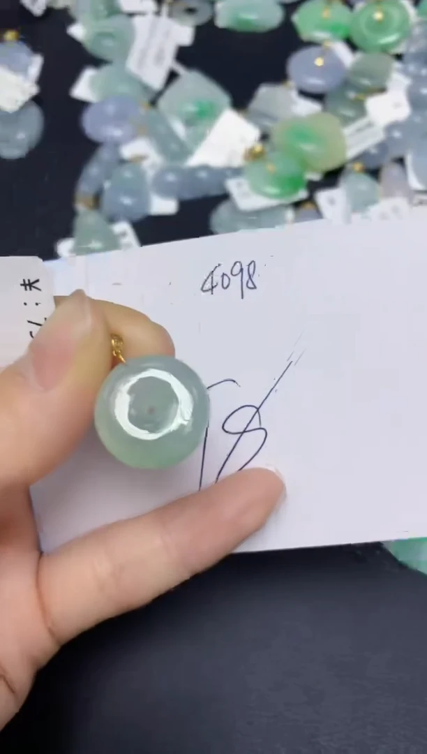 【闪购商品】翡翠挂件18K金镶嵌 天然翡翠A货