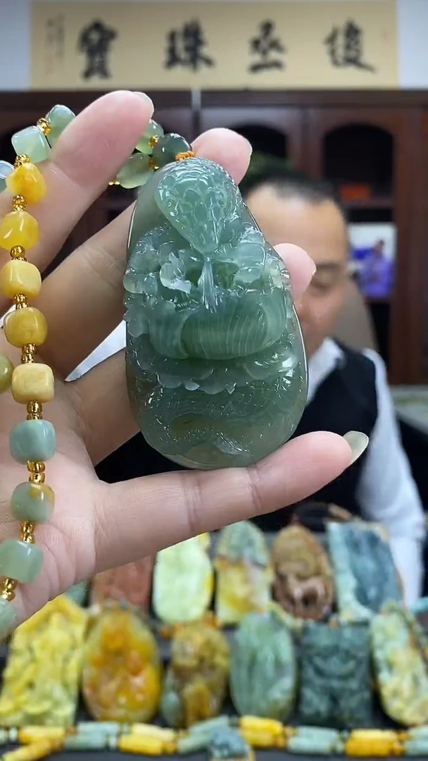 未镶嵌蛇纹石玉挂件多样性发货其中发一