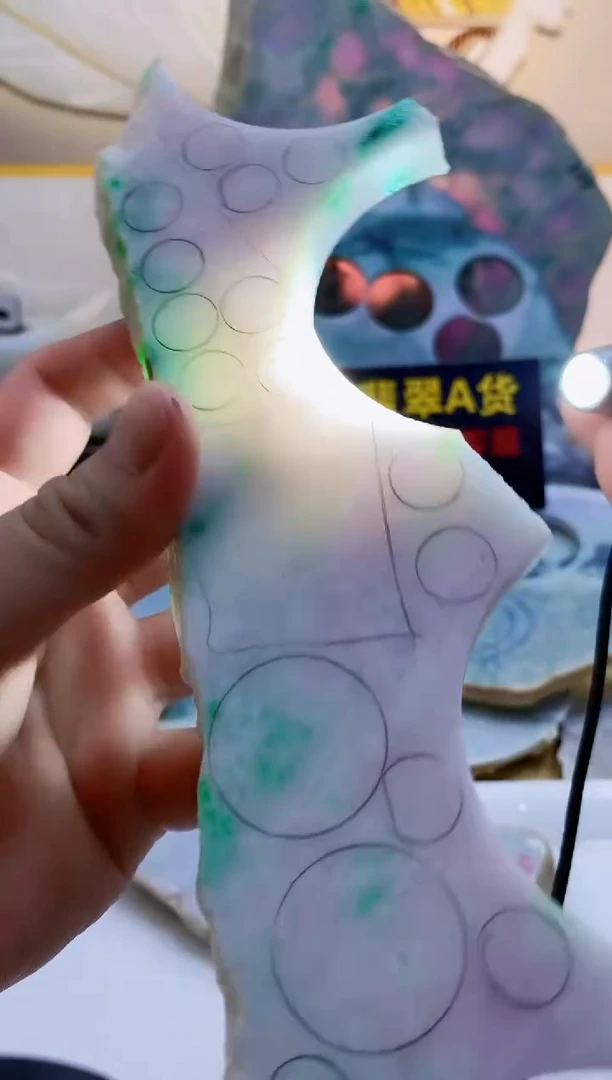翡翠未镶嵌颈饰0林0翡翠珠宝175