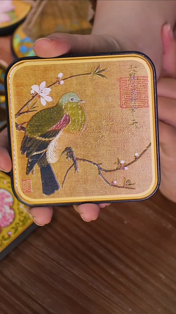 壹藏贰宝桃鸠杯垫一片