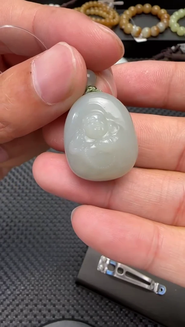 吊坠(赠链)未镶嵌和田玉佛公