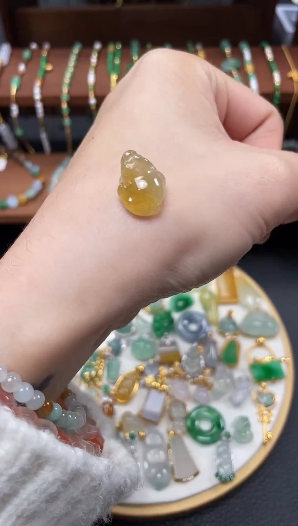 【闪购商品】翡翠吊坠(不含链)未镶嵌一个 JK488