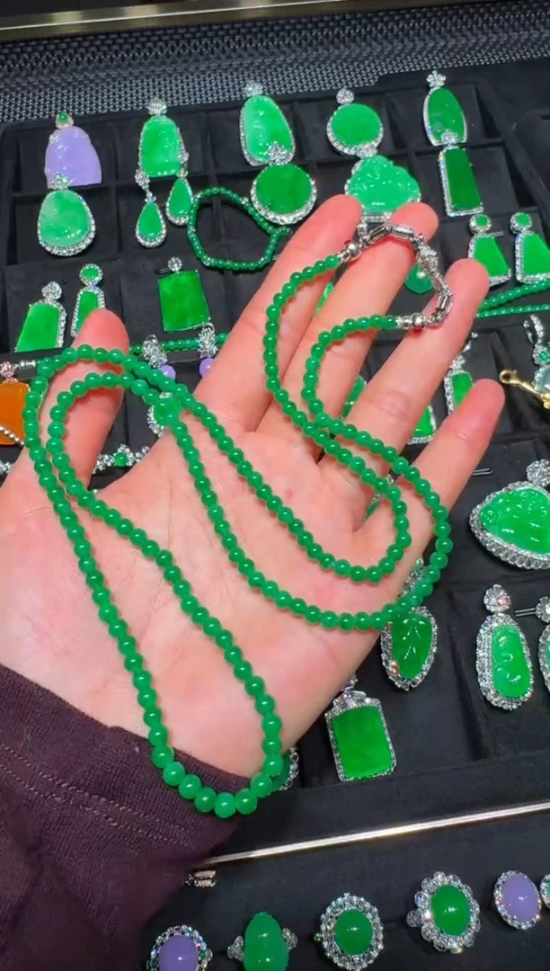 项链18K金镶嵌翡翠辣色珠串项链