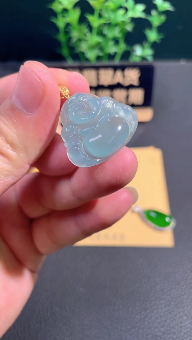 颈饰18K金镶嵌翡翠翡翠