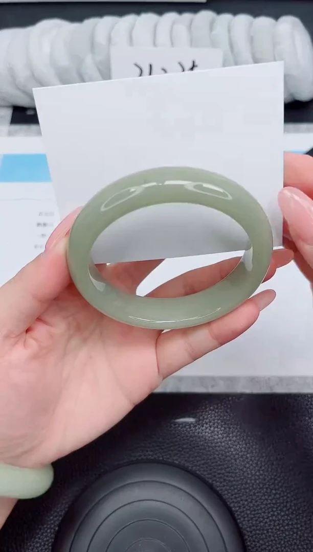 石英质玉手镯未镶嵌2-62.5